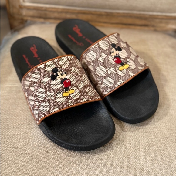 Coach Disney Slides - Picture 1 of 2